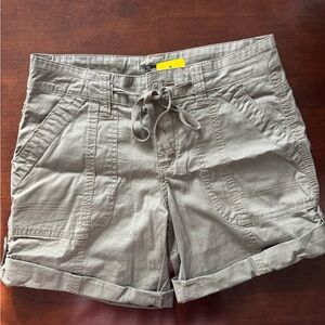 Casual Olive Green Women's Shorts